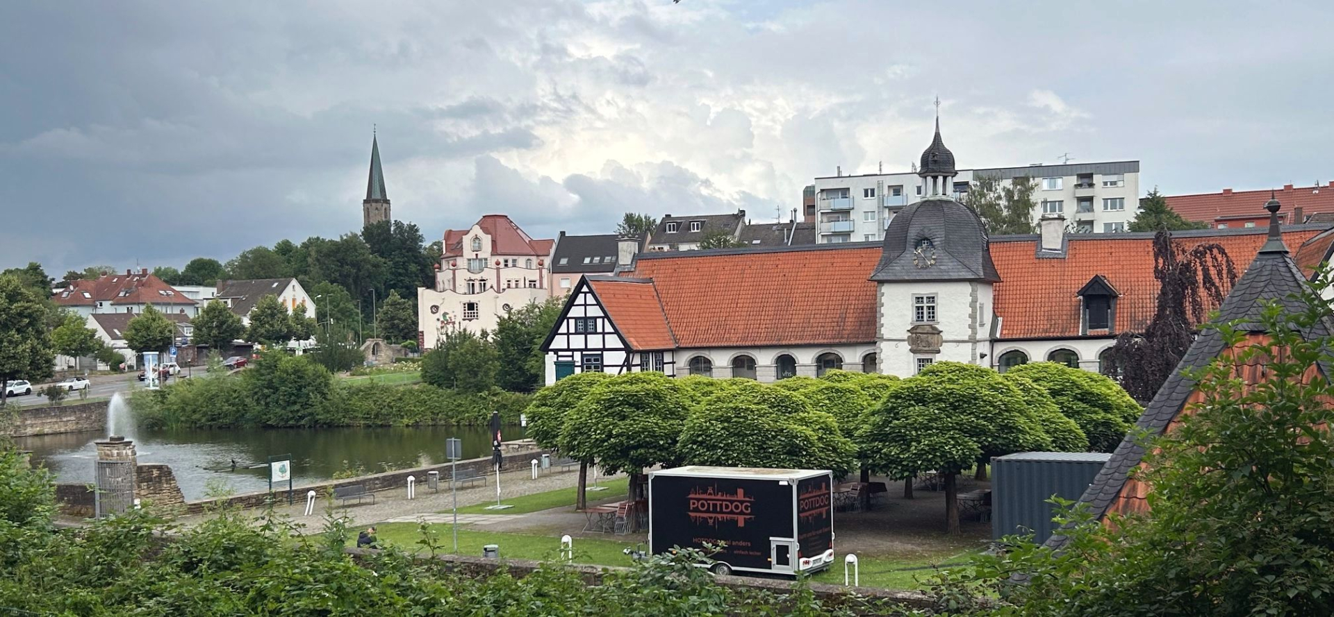 Aplerbeck Wasserschloss Rodenberg, Hundertwasserhaus, Große Kirche