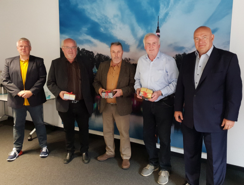 Von links nach rechts: Andreas Eller (Geschäftsführer StadtbezirksMarketing Dortmund e. V.), die ehemaligen Bezirksbürgermeister Ralf Stoltze, Udo Dammer und Hans Semmler sowie Christian Oecking (Vorsitzender StadtbezirksMarketing Dortmund e. V.) Verabschiedung des Vorstandes im Oktober 2021, StadtbezirksMarketing Dortmund e. V.