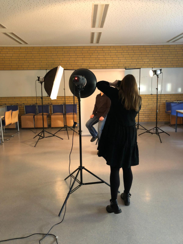 Fotoshooting im Klassenraum