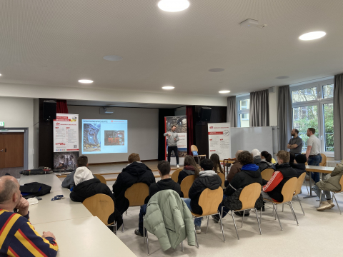 Ende Januar ging es um eine spannende Ausbildung im Schacht-/Tunnelbau Ende Januar ging es um eine spannende Ausbildung im Schacht-/Tunnelbau