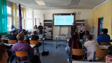 DSW21 Auszubildende der DSW21 beim 2. AzubiTalk des Projektes AiQ an der Gesamtschule Gartenstadt