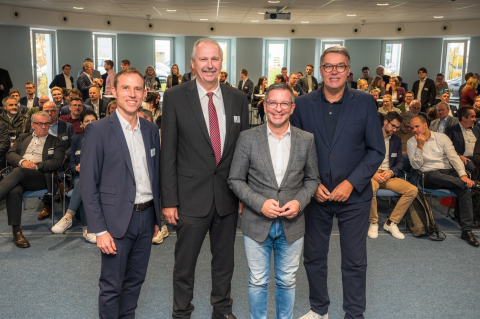Wasserstoffallianz Westfalen: Stefan Peltzer (IHK zu Dortmund), Martin Wiggermann (Stellv. Landrat Kreis Unna) Marc Herter (OB Hamm) und OB Thomas Westphal Wasserstoffallianz Westfalen: Stefan Peltzer (IHK zu Dortmund), Martin Wiggermann (Stellv. Landrat Kreis Unna) Marc Herter (OB Hamm) und OB Thomas Westphal