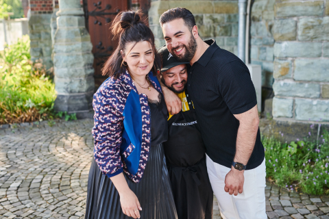Suzi Oroz, Karel Scheer Pardo und Sami Yilmaz haben sich bereits erfolgreich am Wettbewerb GESCHMACKSTALENTE beteiligt. Suzi Oroz, Karel Scheer Pardo und Sami Yilmaz haben sich bereits erfolgreich am Wettbewerb GESCHMACKSTALENTE beteiligt.