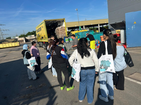 Entdecke deine Chancen in Brackel/Wambel Schüler*innen besuchen den EDG Recyclinghof in Wambel