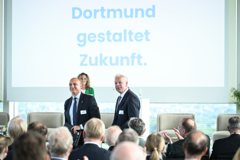 Dortmund gestaltet Zukunft - dazu hatten Heike Marzen (Geschäftsführerin Wirtschaftsförderung) und OB Alexander Kalouti eingeladen. Gastgeber war Dr. Gerhard Schmitz (re), Vorstandsvorsitzender im Continentale Versicherungsverbund.